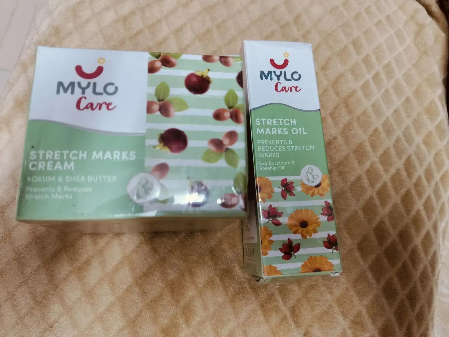 Stretch Marks Kit - Removes Scars | Made with Natural Ingredients | Tightens Skin - (Stretch Mark Oil - 100 ml, Stretch Marks Cream - 100ml)