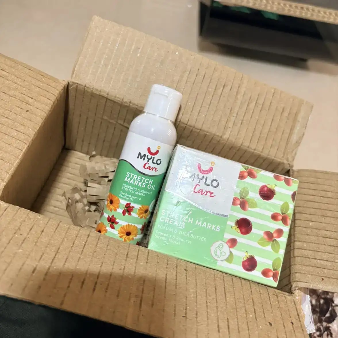 Stretch Marks Kit - Removes Scars | Made with Natural Ingredients | Tightens Skin - (Stretch Mark Oil - 100 ml, Stretch Marks Cream - 100ml)