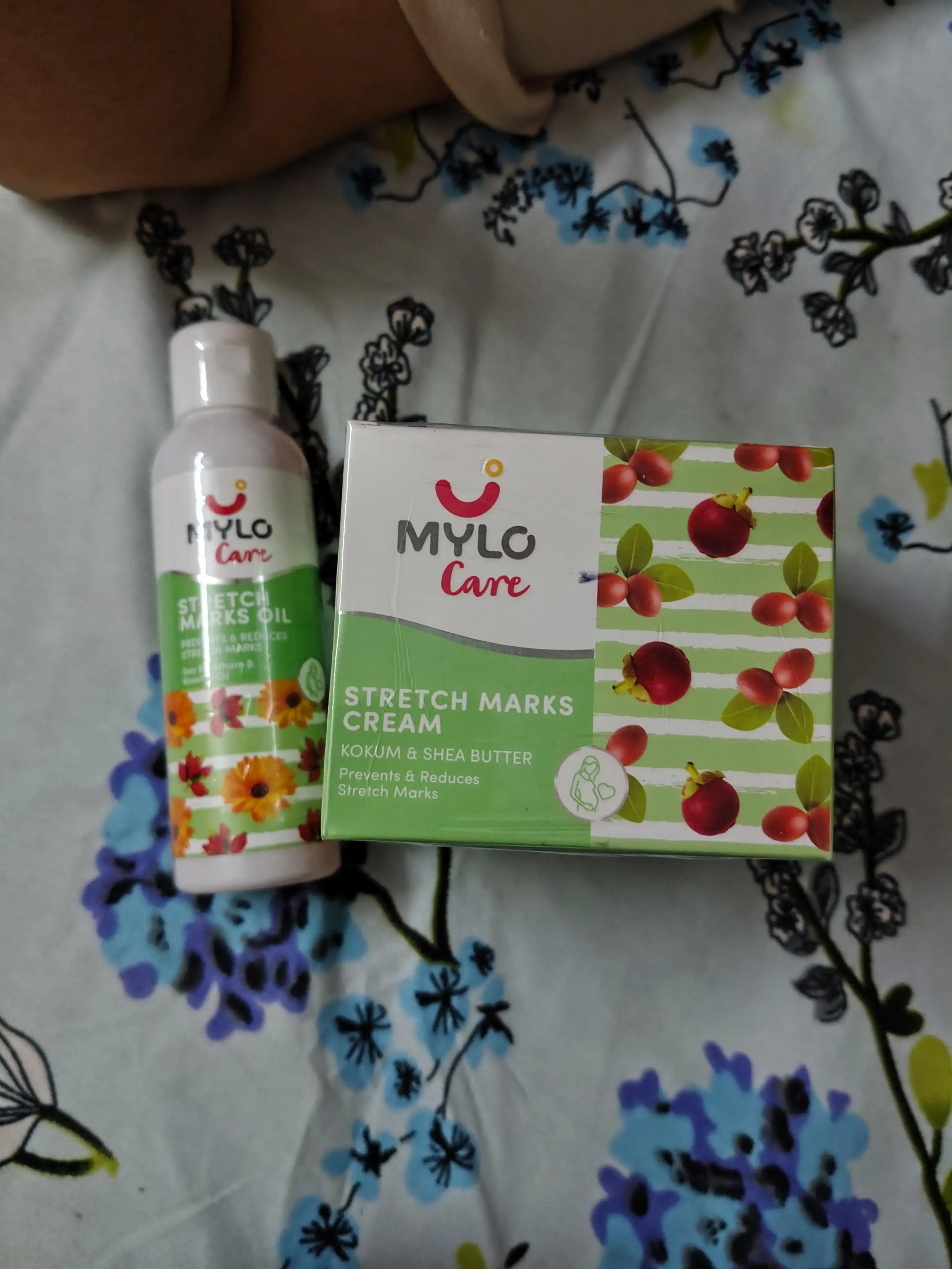 Stretch Marks Kit - Removes Scars | Made with Natural Ingredients | Tightens Skin - (Stretch Mark Oil - 100 ml, Stretch Marks Cream - 100ml)